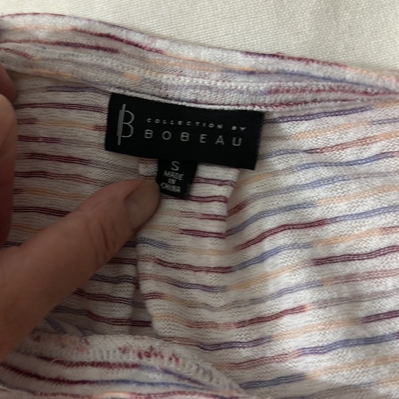 Bobeau-V-neck Top EUC - Picture 5 of 7